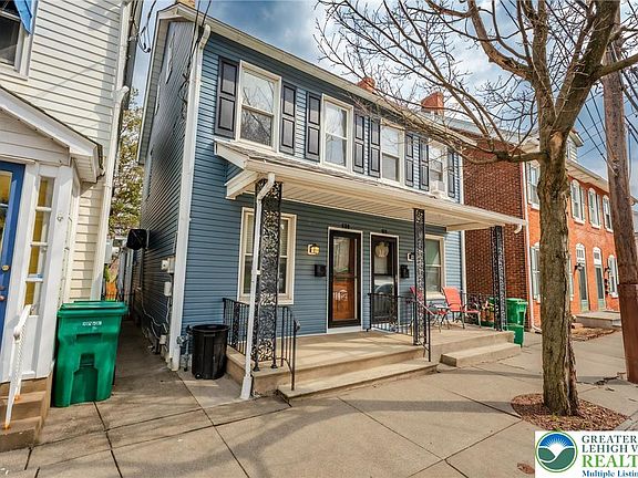 2nd image of 520 Maple St