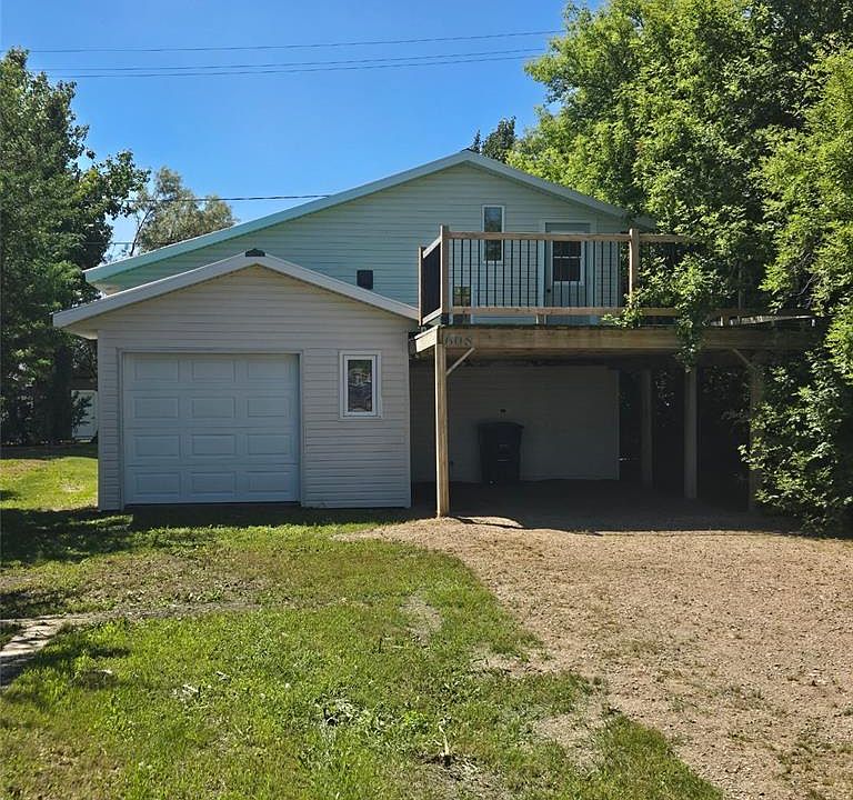 1st image of 608 Whyte STREET