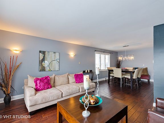 3rd image of 600 Thornwood Dr