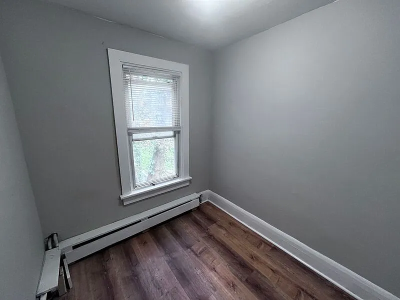 2 bed, 1.0 bath, 1130 sqft, $1,100 — Photo 4