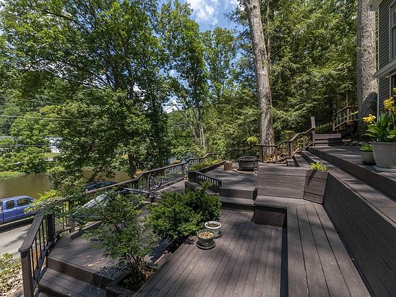 4th image of 1430 Lake Floyd Cir