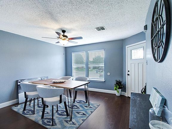 4th image of 1588 Crown View Dr