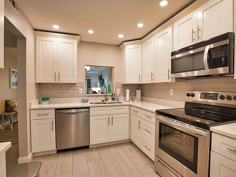 240 Santa Maria St #225 — Photo 8