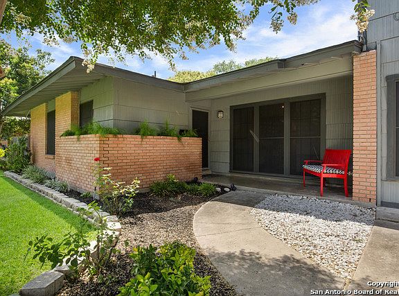 2nd image of 2114 Flamingo Dr