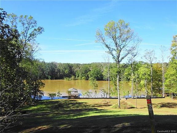 4th image of 228 Bluewater Dr