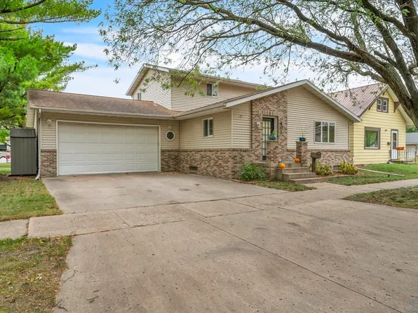 405 8th Ave, Sibley, IA 51249
