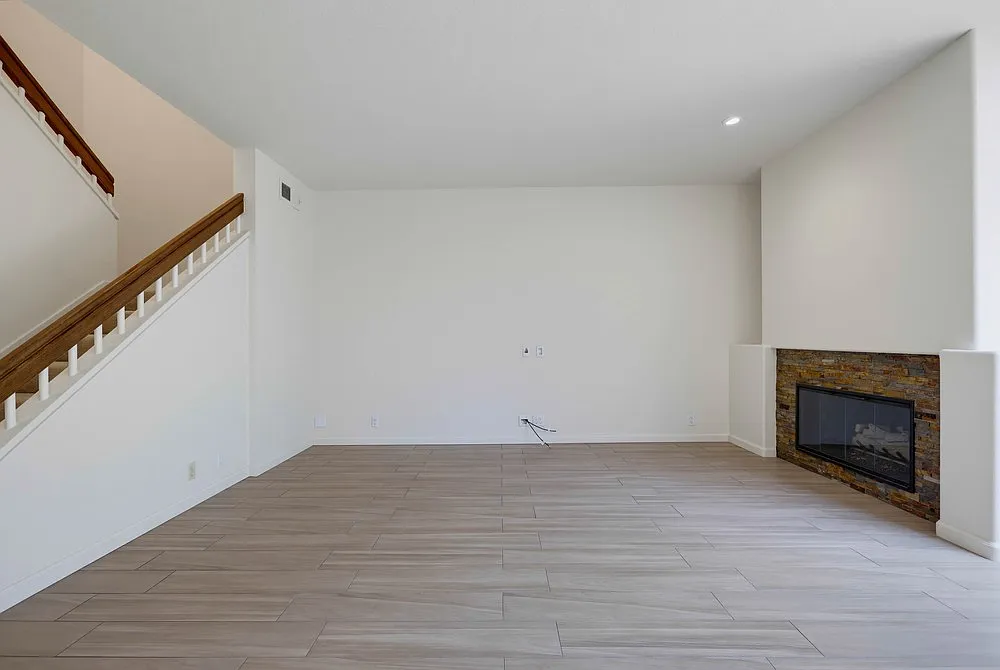 3 bed, 1983 sqft, $5,400 — Photo 4