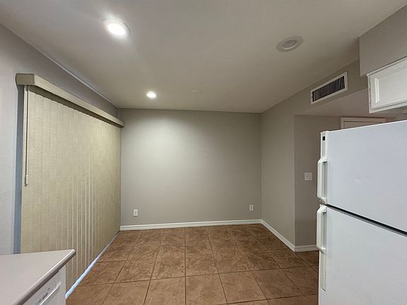 4th image of 3491 N Arizona Ave Unit 19
