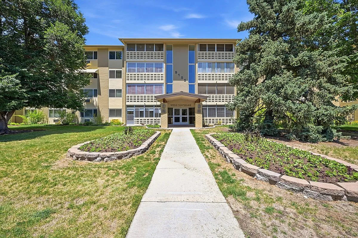 2 bed, 1.0 bath, 945 sqft, $1,600 — Photo 1
