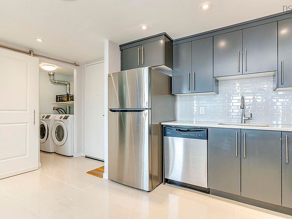 2nd image of 6369 Coburg Rd #805