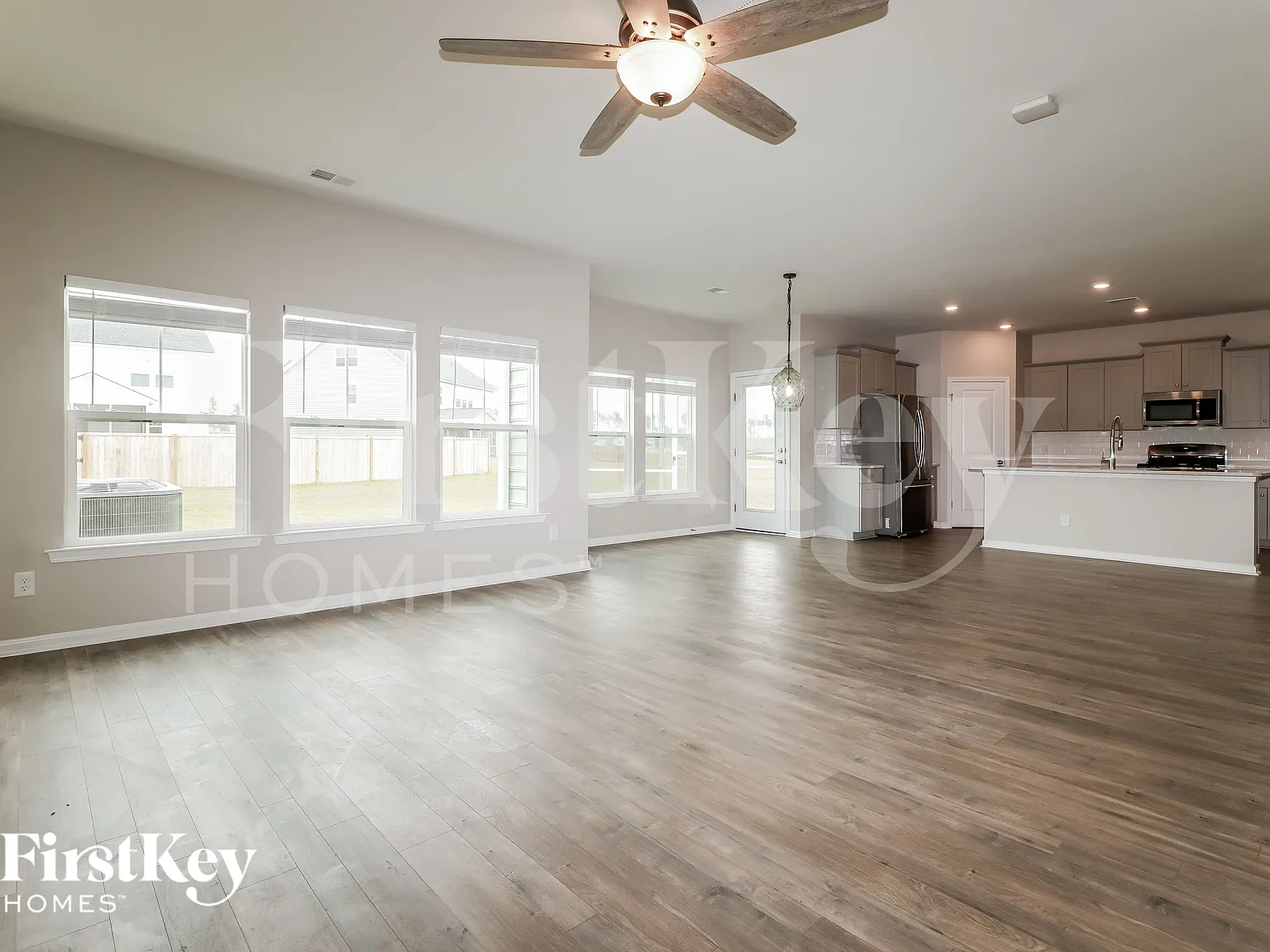 5 bed, 3.5 bath, 2926 sqft, $3,005 — Photo 2