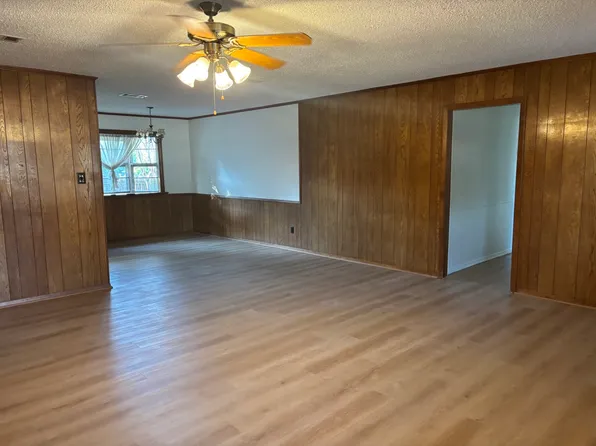 5202 Utah Dr, Greenville, TX 75402