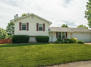 1710 Fairwood Forest Dr, Saint Peters, MO 63376