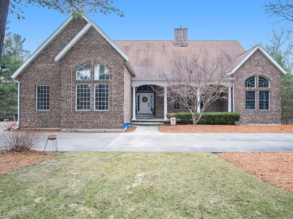 7646 Wiczer Dr, Whitehall, MI 49461