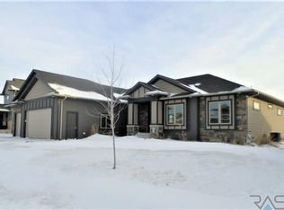 9201 W Dragonfly Dr, Sioux Falls, SD 57107