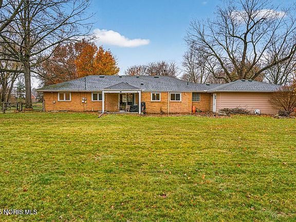3rd image of 5914 Winding Way Dr