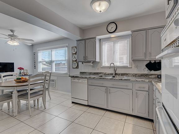 4th image of 1519 N 16th Ave #1