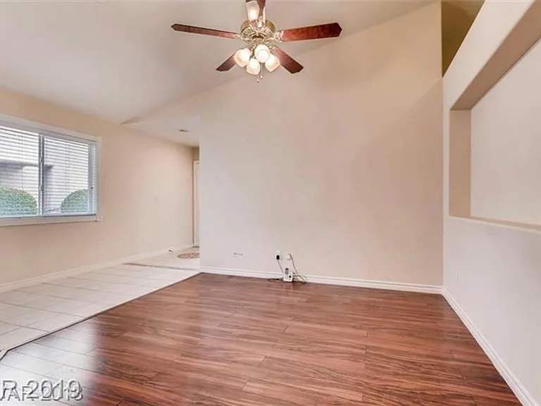 8812 W Tumblewood Ave — Photo 4