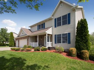 2739 Oak Dr, Muscatine, IA 52761