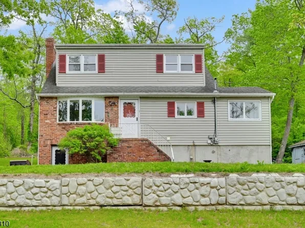 104 Lake Park Ter, West Milford Twp., NJ 07421