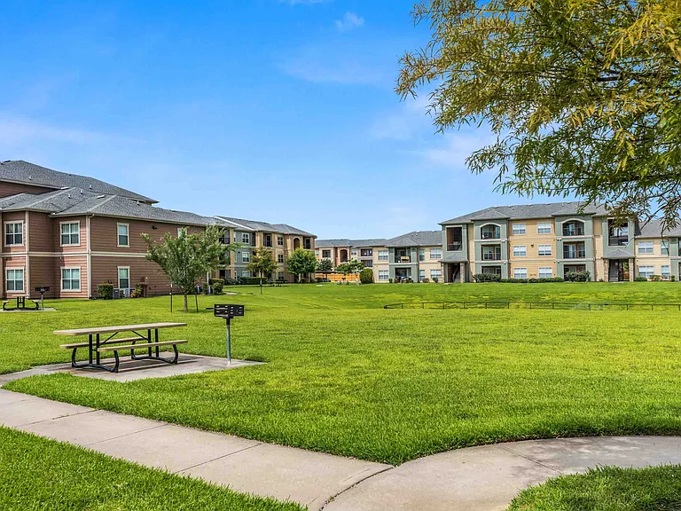 The Bennett Baytown — Photo 30