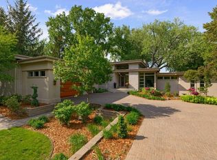985 Oakridge Ave, Shoreview, MN 55126