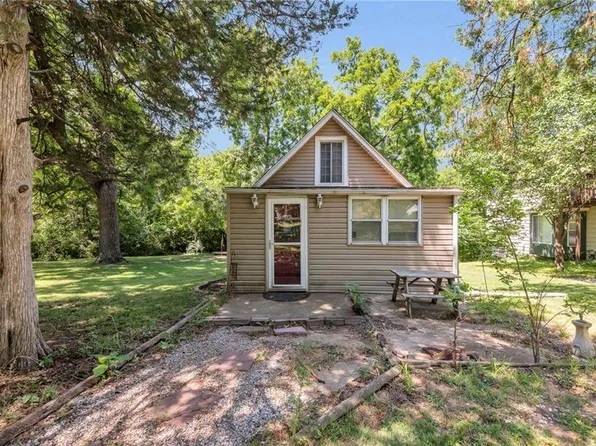 8836 N Main St, Kansas City, MO 64155
