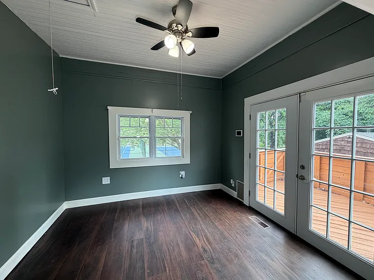 2919 Dempster St — Photo 17