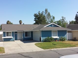 28553 Newcastle Rd, Highland, CA 92346