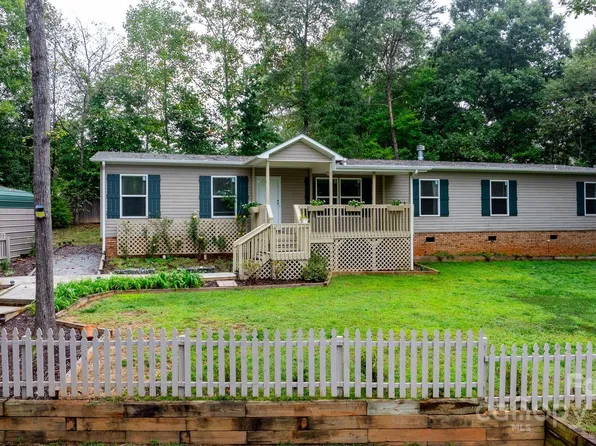 3035 Dalton Dr, Morganton, NC 28655