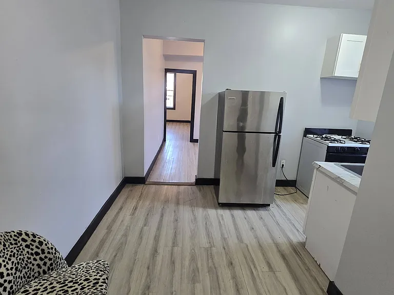 122 Wade St #8 — Photo 5