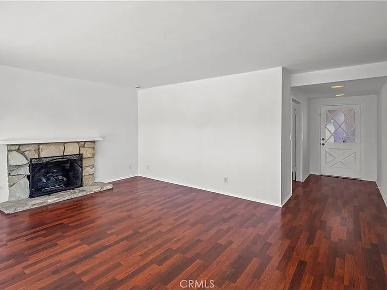 6061 Dundee Dr — Photo 4