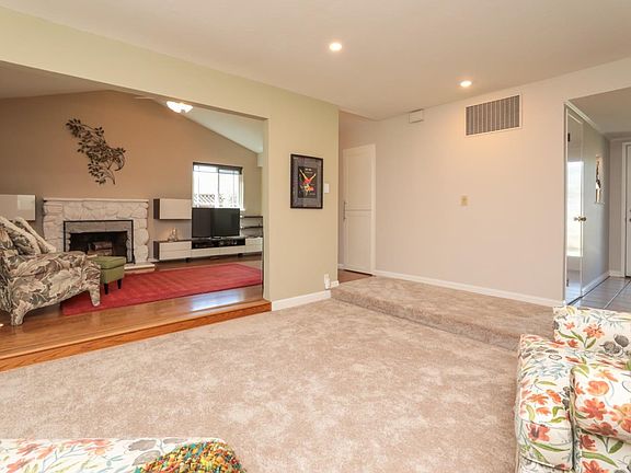 4th image of 186 Sun Blossom Dr