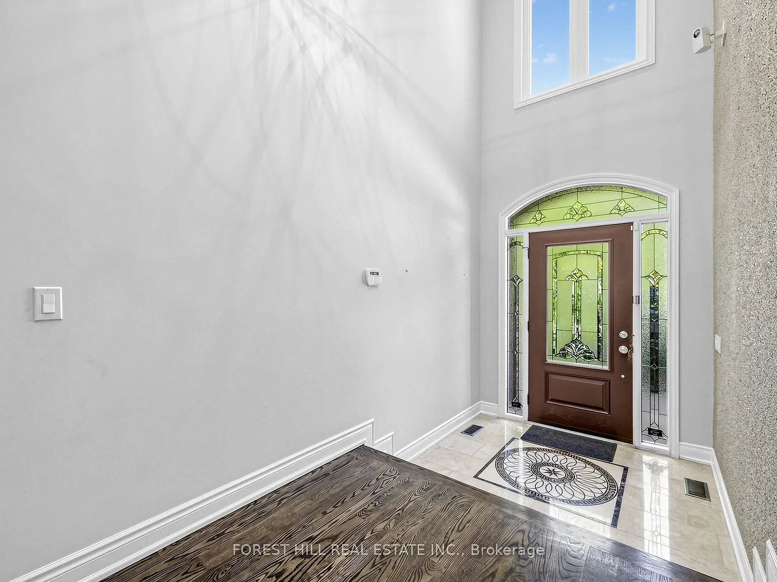 4 bed, $6,995 — Photo 2