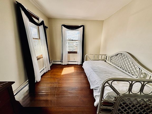 5th image of 41 Manomet Ave