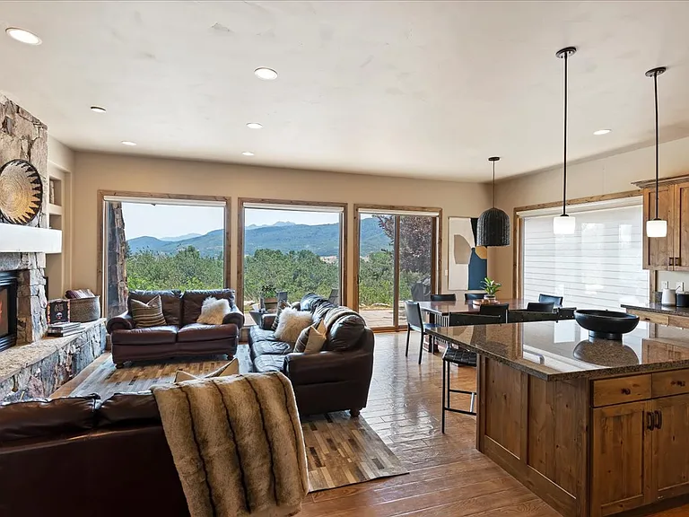 4378 Sunrise Dr — Photo 4