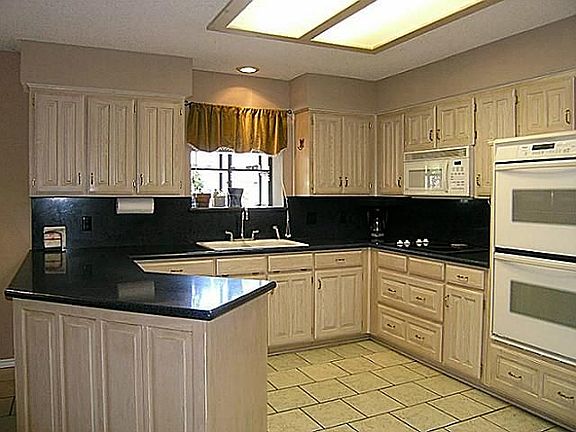 5th image of 3807 Sandybrook Dr