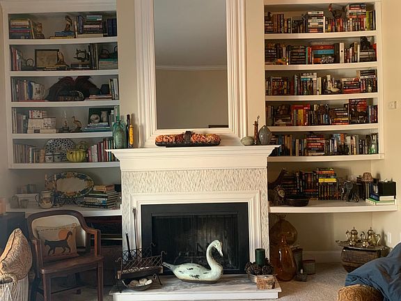 Living Room Built In Shelves