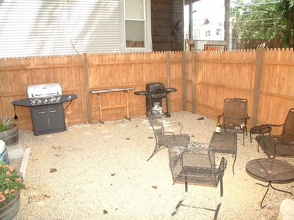 2nd image of 3615 N Marshfield Ave