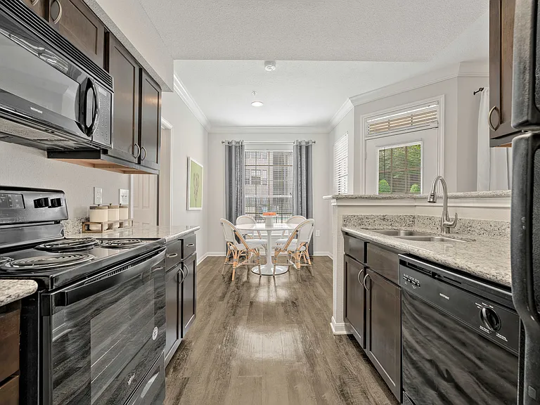 Kitchen & Dining Room Kitchen & Dining Room