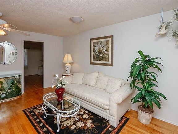 4th image of 1019 Bowsprit Ln #1019
