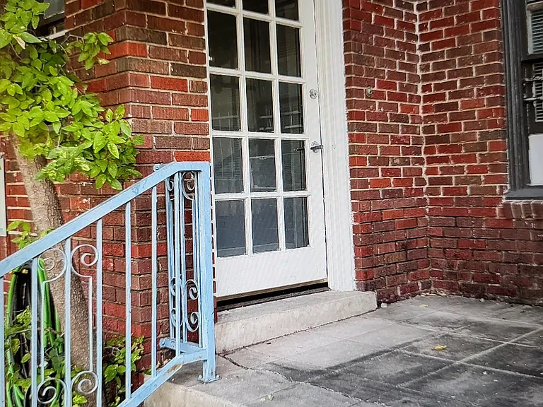 W Huisache Ave — Photo 1