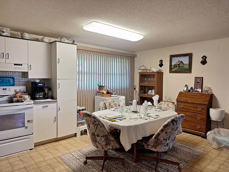 2406 Hill Ave — Photo 19