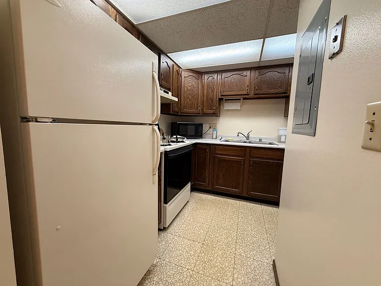 Wingra West Apartments — Photo 73