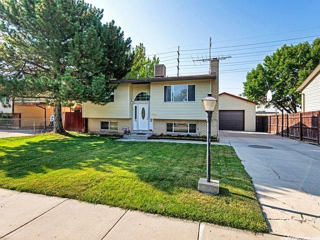 1st image of 2295 W Edgeware Ln
