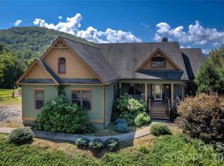 182 Brigsy Ln, Whittier, NC 28789