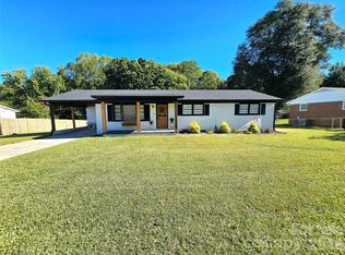 2610 Fairgreen Dr, Gastonia, NC 28056