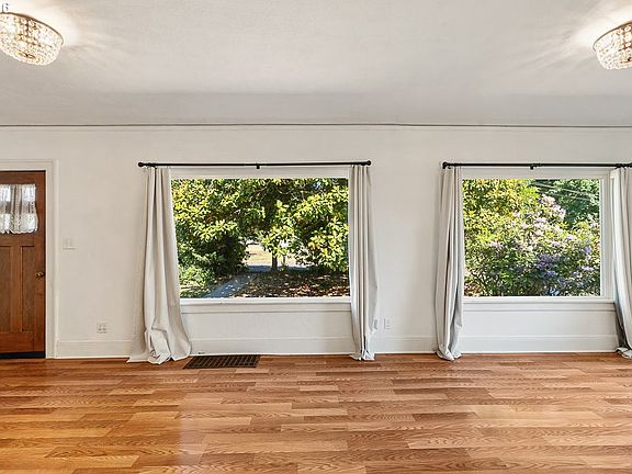 5th image of 173 Pioneer Ave NE
