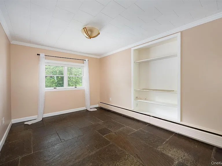 46 Barnard Ave — Photo 12