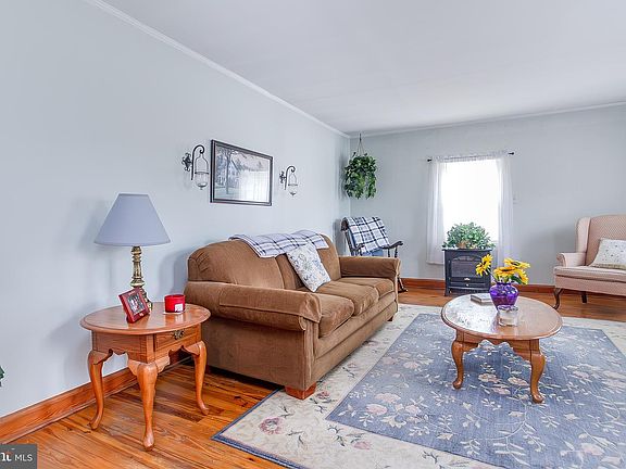 5th image of 15914 Falls Rd